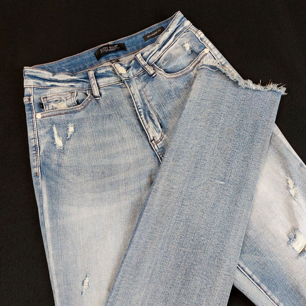 Judy Blue Boyfriend Fit Women Jeans Size 5/27 (Fit 27x33.5) Raw Hem Distressed